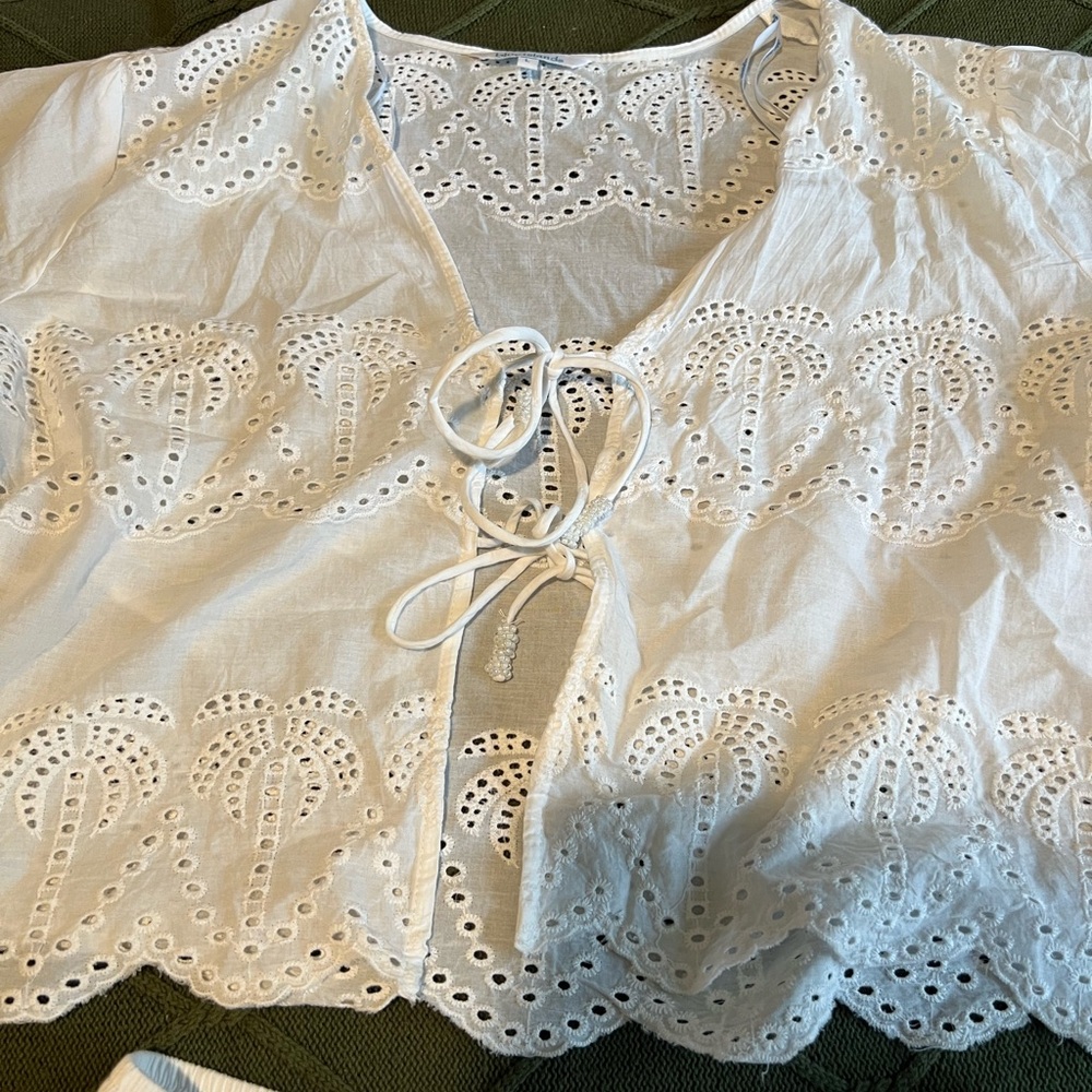 White Eyelet Lace Top and Shorts Set / Beach Coverup - Picture 8 of 15